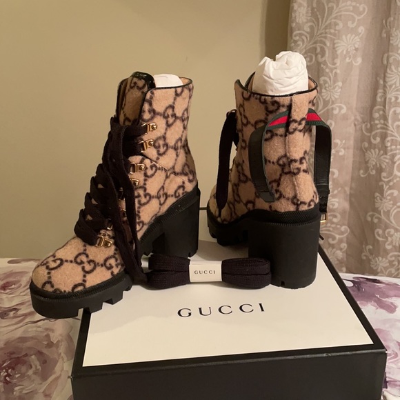 Gucci boots missing one belt - Picture 4 of 4